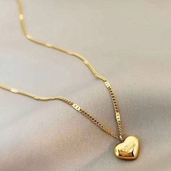 Jewelry - 🎃Gold Heart Pendant Necklace